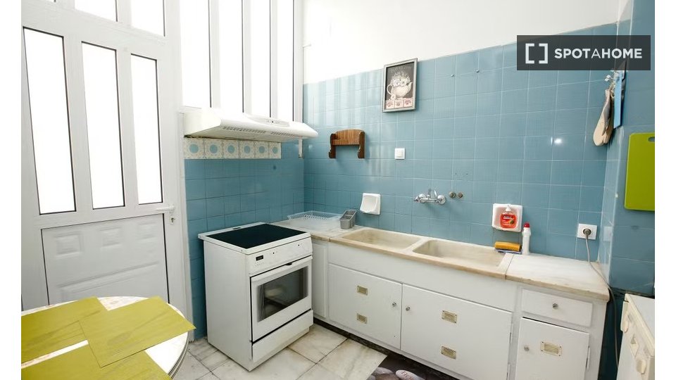 Double room Athens, 7 beds — photo 17