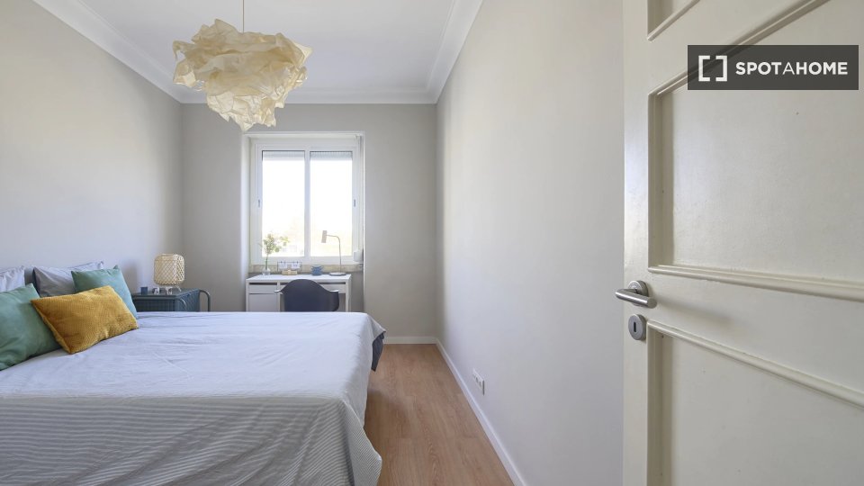 Double room Lisbon, 6 beds — photo 1