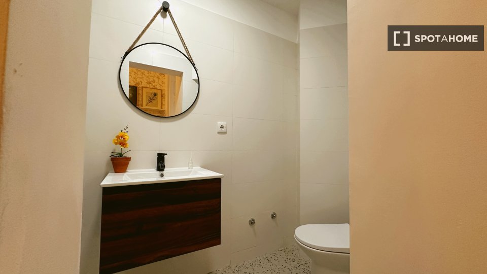 Double room Lisbon, 6 beds — photo 7