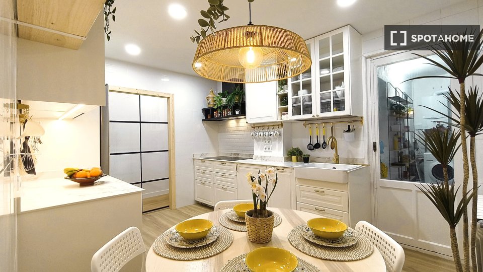 Apartment Pamplona, 5 beds, 124m² — photo 13