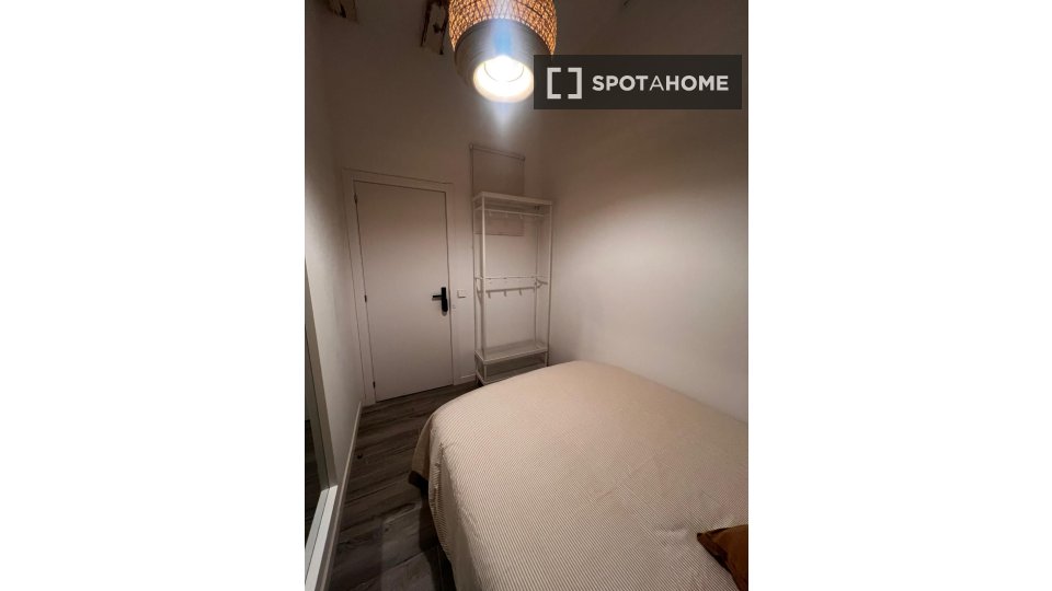 Double room Barcelona, 14 beds — photo 10