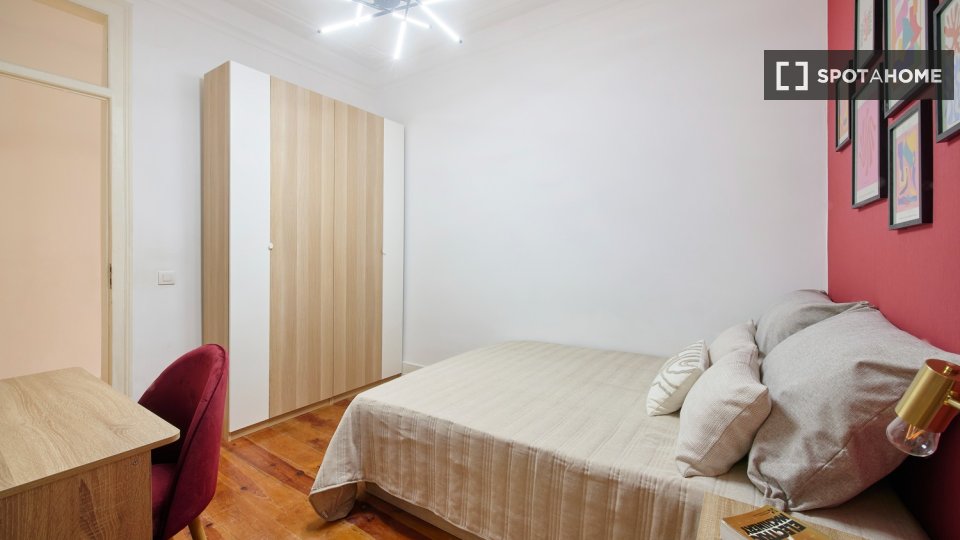 Double room Lisbon, 6 beds — photo 17