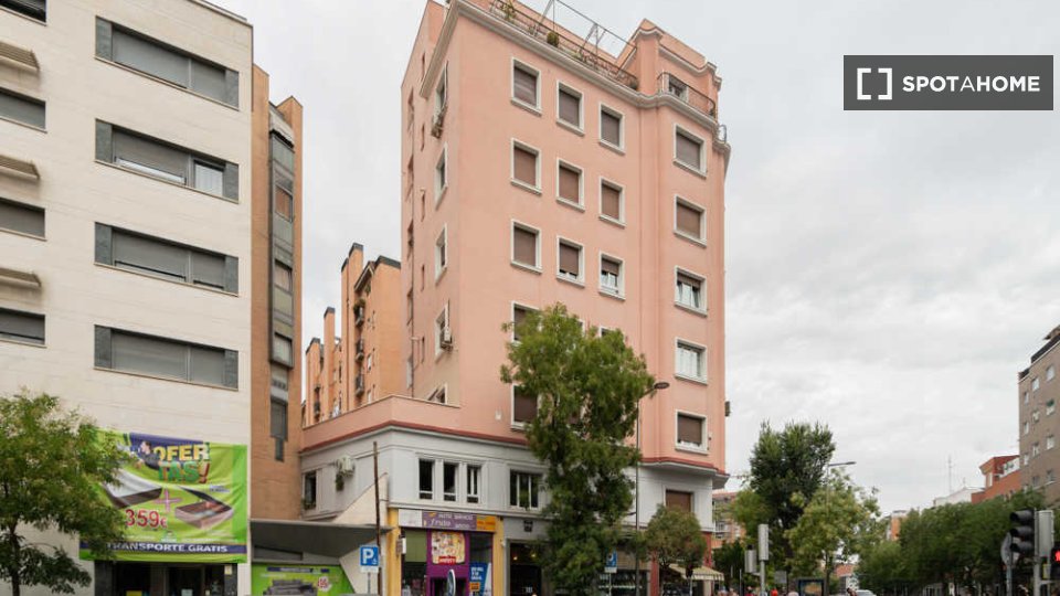 Double room Madrid, 6 beds — photo 51