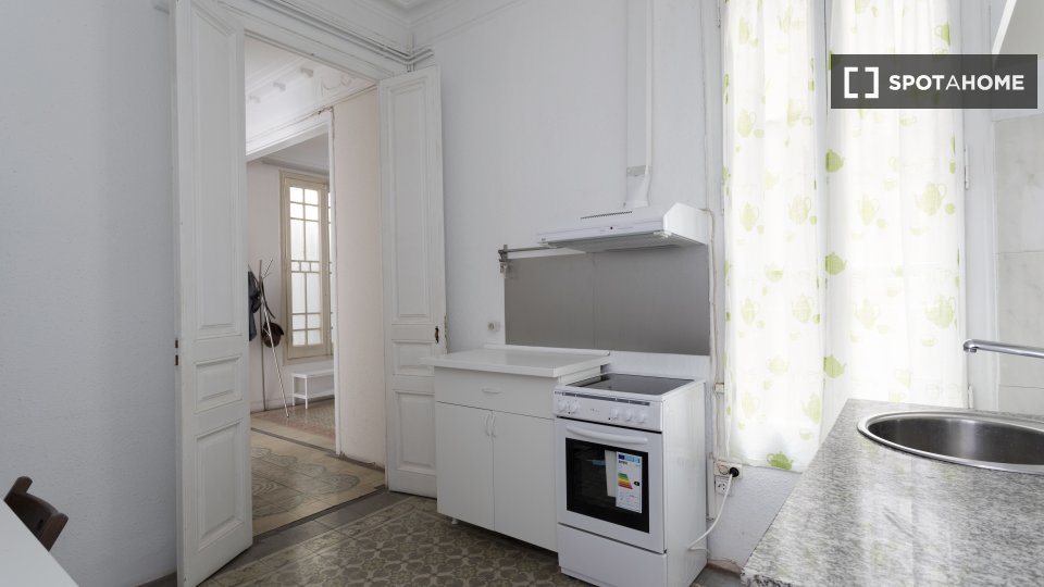 Double room Barcelona, 5 beds, 100m² — photo 5