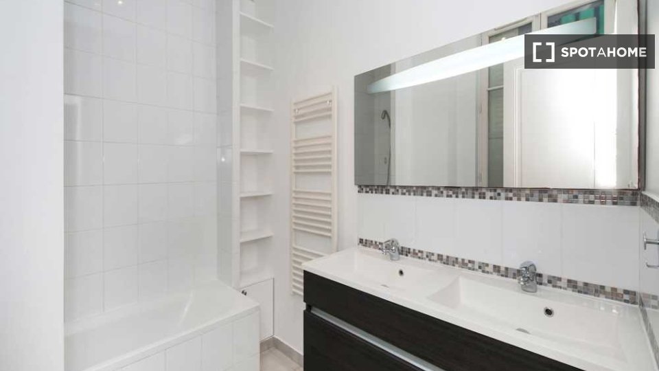 Double room Paris, 4 beds, 80m² — photo 12