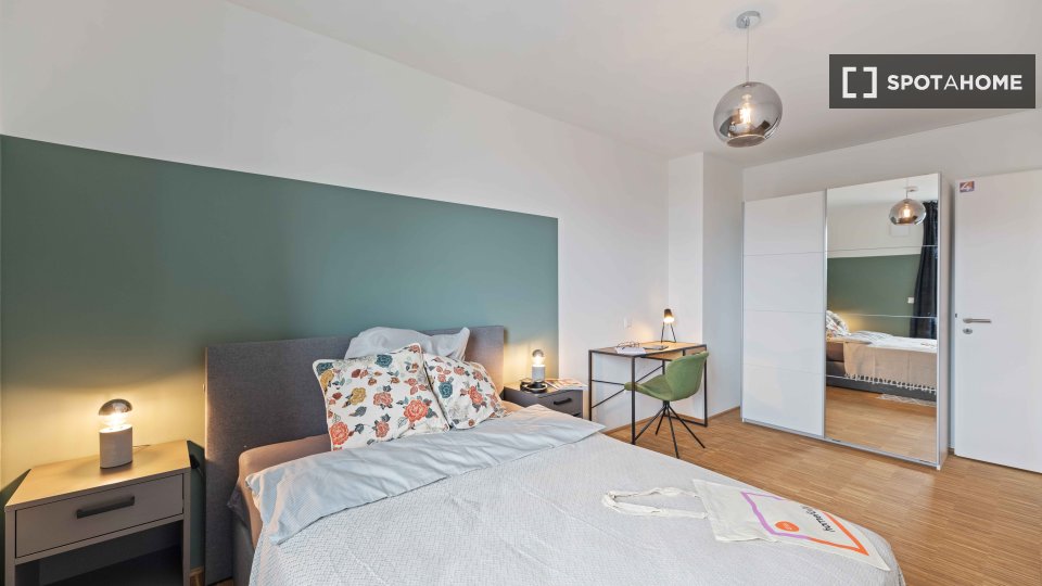 Double room Munich, 4 beds, 97m² — photo 15