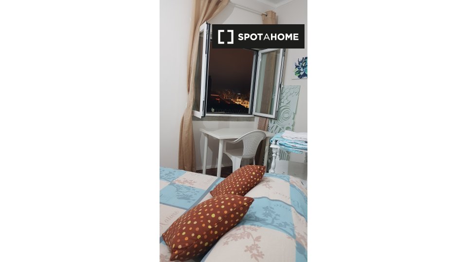 Double room Lisbon, 4 beds, 140m² — photo 2