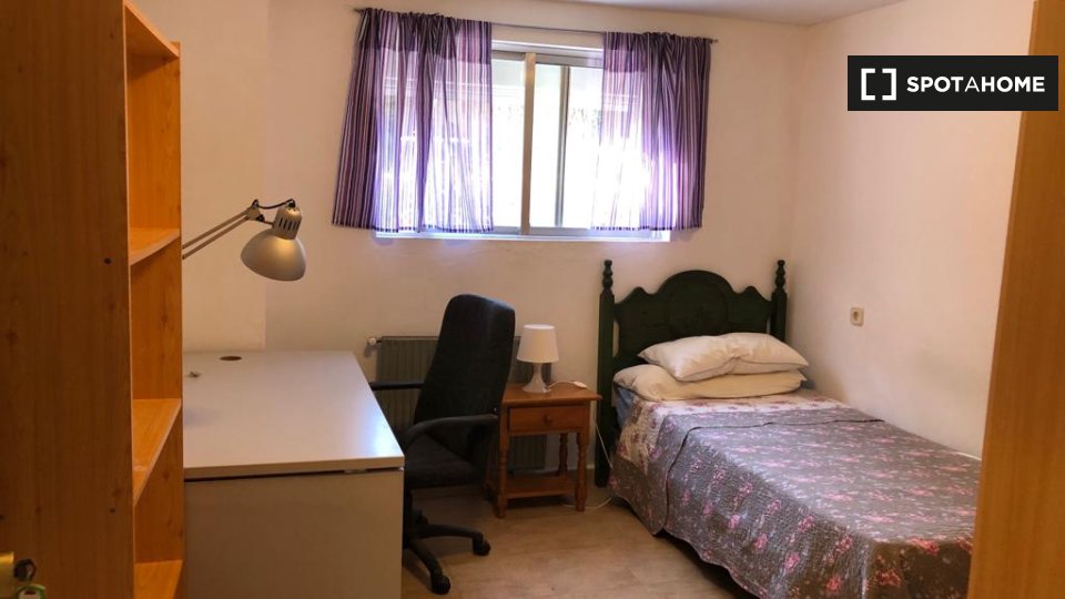 Double room Madrid, 11 beds, 300m² — photo 1