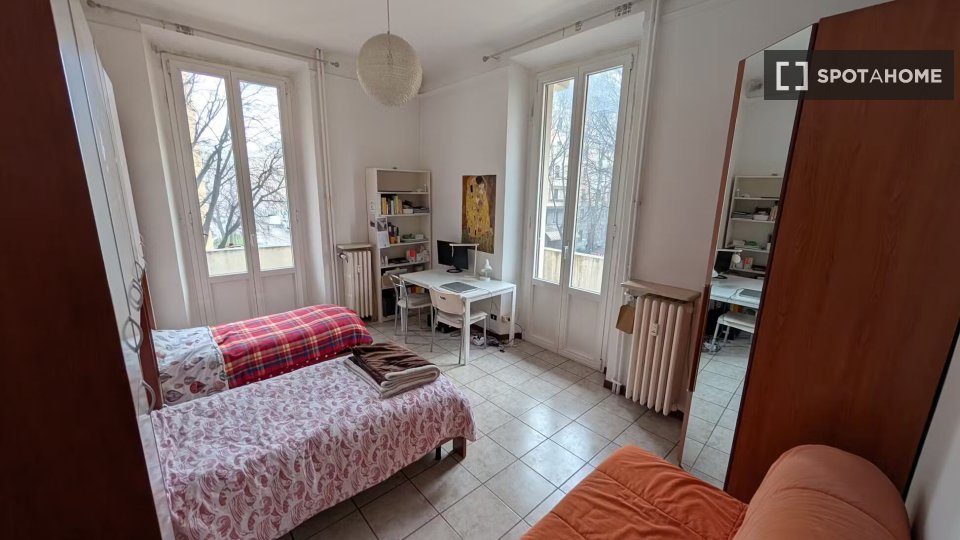 Double room Milan, 3 beds, 90m² — photo 6