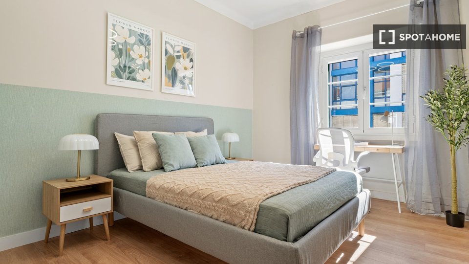 Double room Lisbon, 5 beds — photo 34