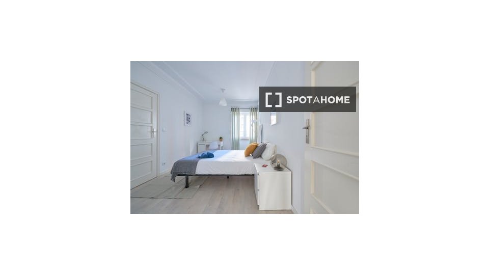 Double room Lisbon, 4 beds — photo 19