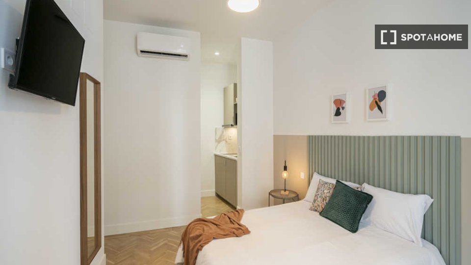 Double room Madrid, 16 beds — photo 43
