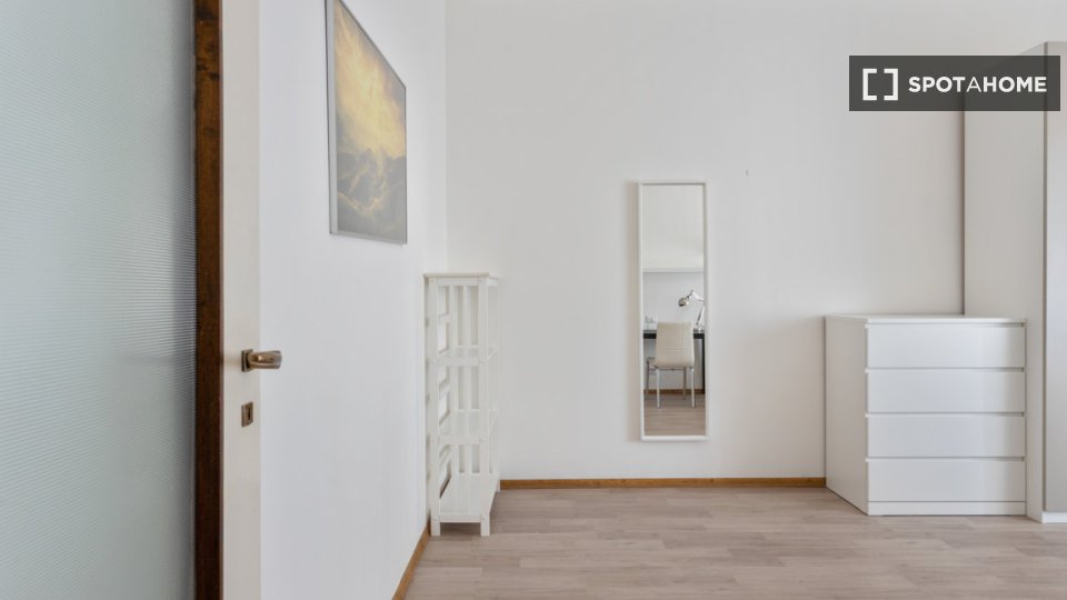 Double room Milan, 5 beds, 129m² — photo 1