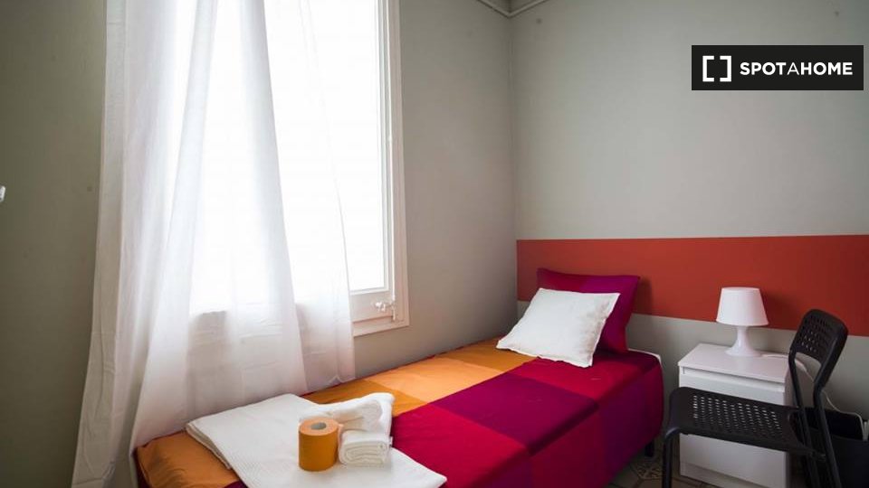 Double room Barcelona, 8 beds, 180m² — photo 1