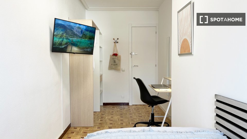 Double room Madrid, 6 beds — photo 12