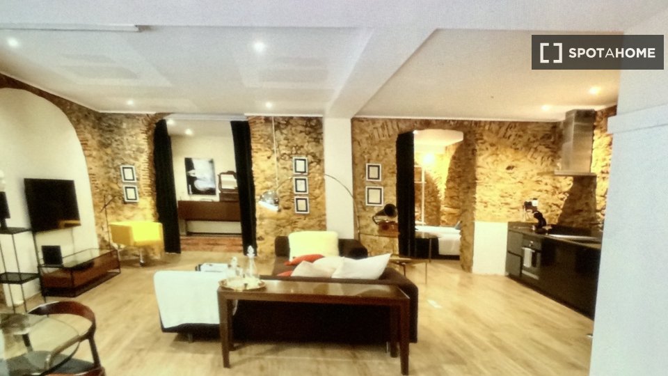 Apartment Lisbon, 2 beds, 90m² — photo 1