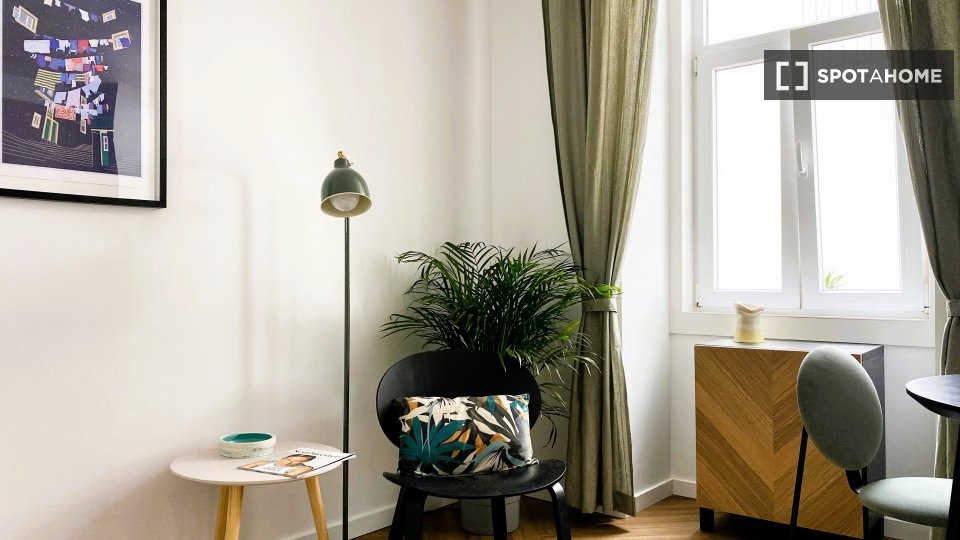 Apartment Lisbon, 2 beds, 70m² — photo 24
