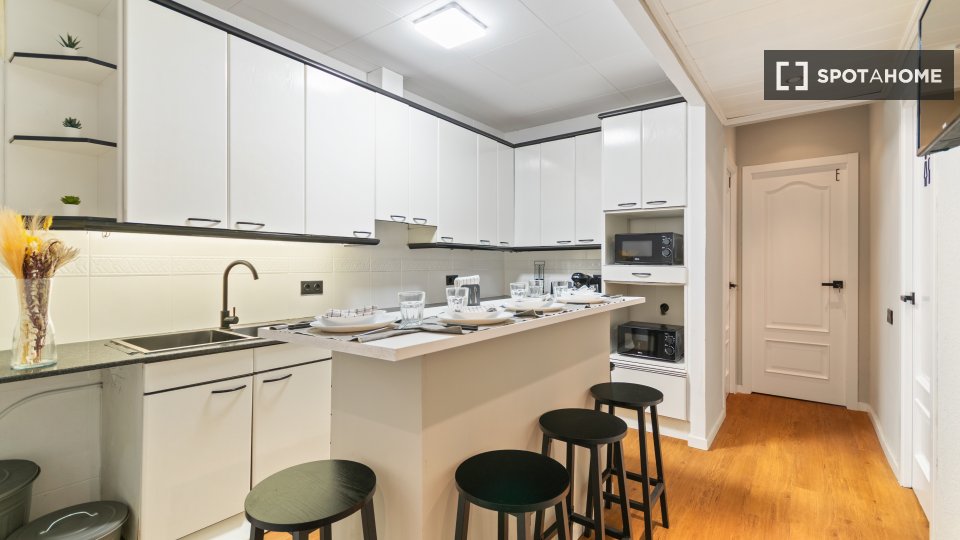 Double room Barcelona, 6 beds, 190m² — photo 15