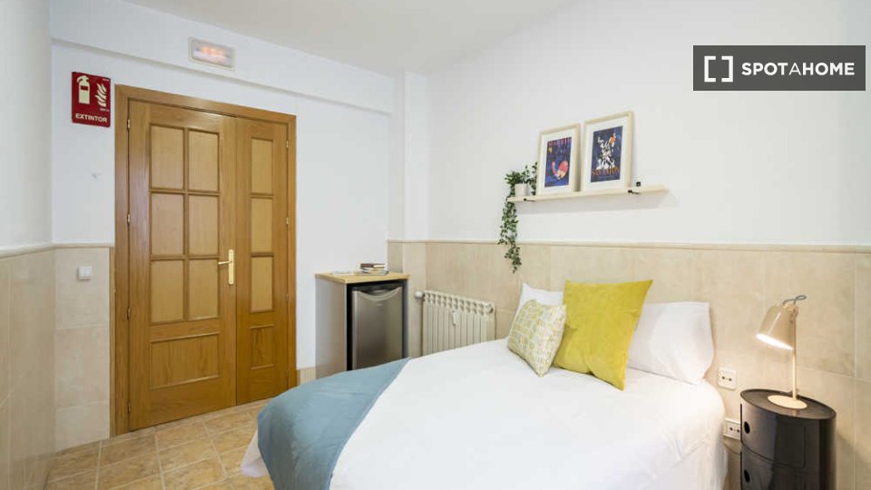 Double room Madrid, 25 beds — photo 43