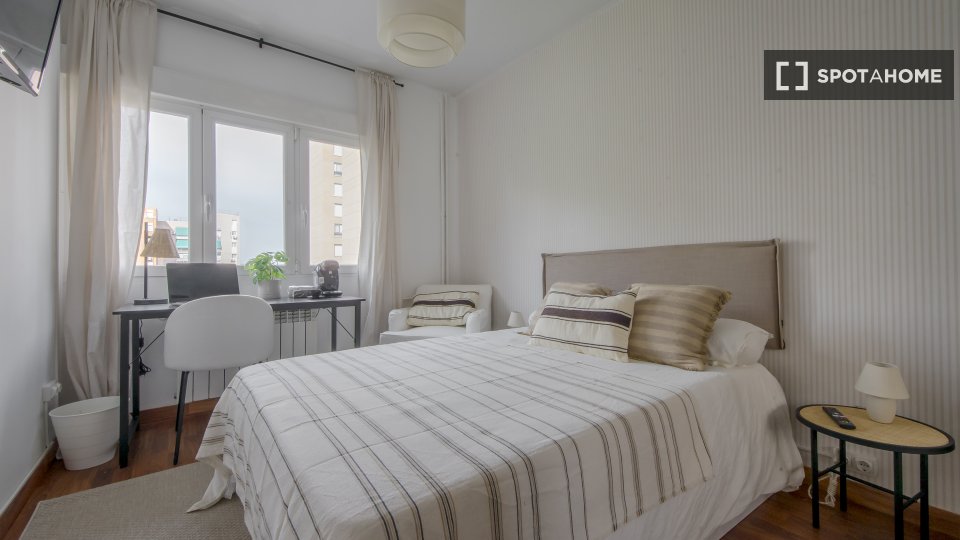 Double room Madrid, 6 beds, 125m² — photo 10