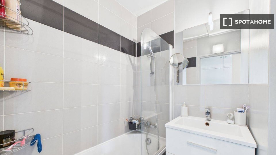Double room Paris, 3 beds — photo 4