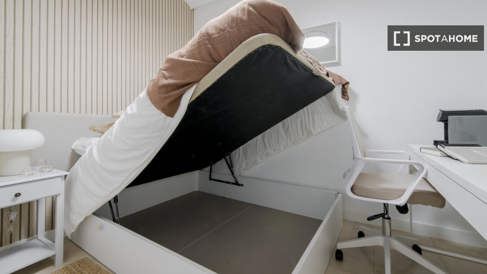 Double room Madrid, 7 beds — photo 12