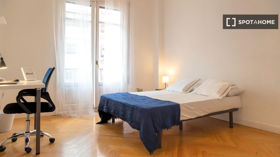 Double room Madrid, 7 beds — photo 17