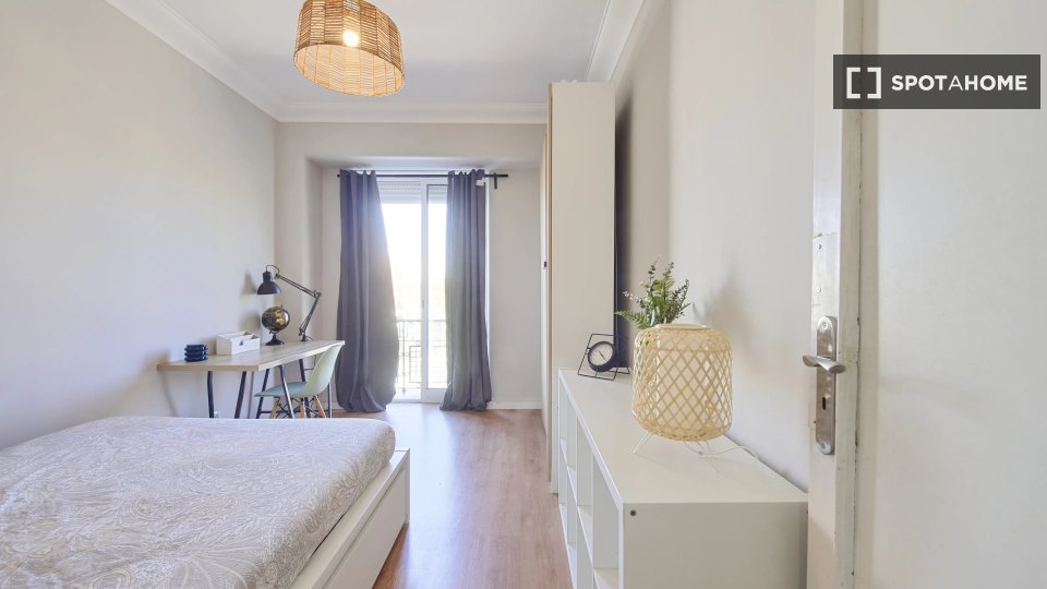 Double room Lisbon, 6 beds — photo 1