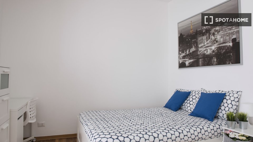 Double room Milan, 3 beds, 72m² — photo 2