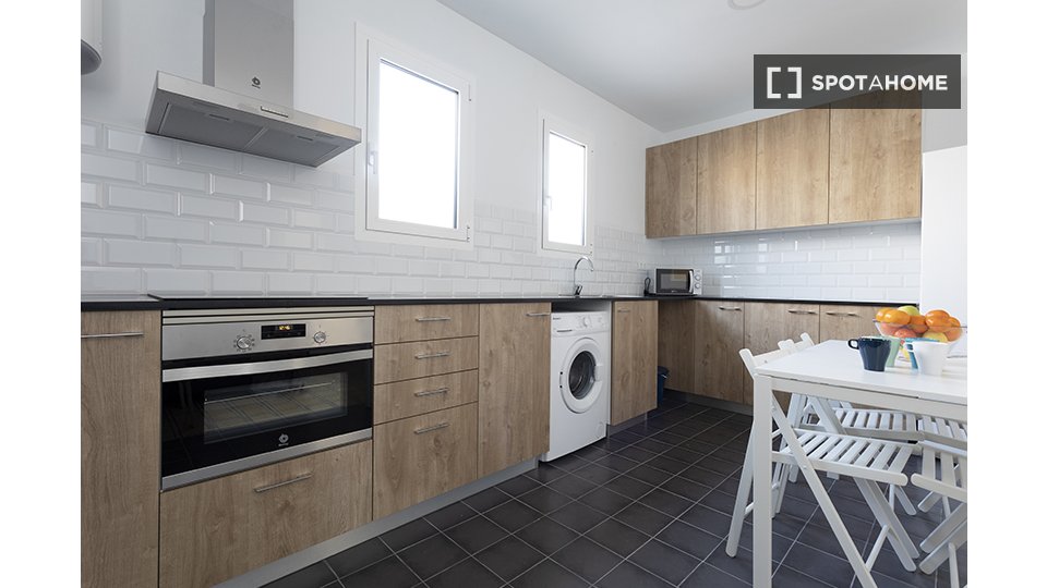 Double room Barcelona, 4 beds, 75m² — photo 7
