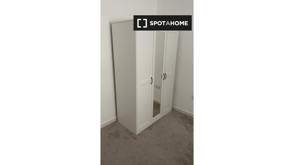 Double room London, 2 beds, 80m² — photo 8