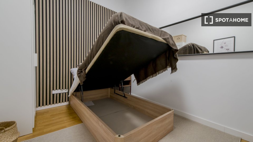 Double room Madrid, 9 beds — photo 11