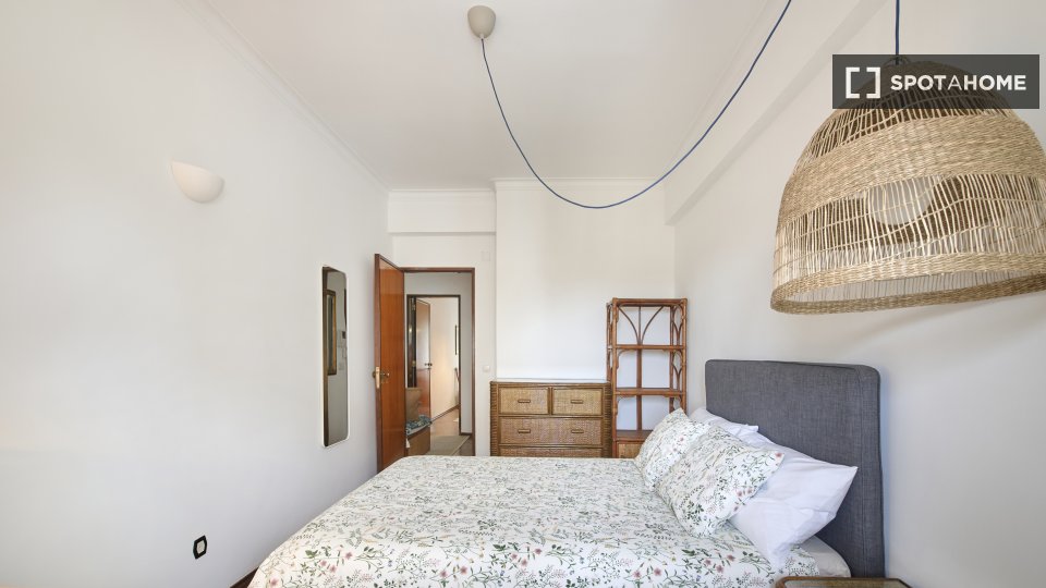 Double room Lisbon, 4 beds — photo 17