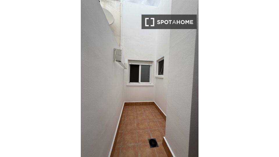 Apartment Alicante, 2 beds, 50m² — photo 16