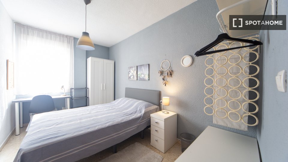 Double room Granada, 4 beds — photo 27