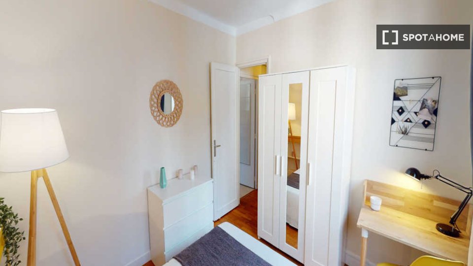 Double room Paris, 5 beds, 110m² — photo 19