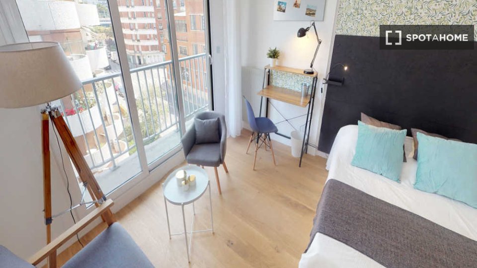 Double room Paris, 5 beds, 110m² — photo 4