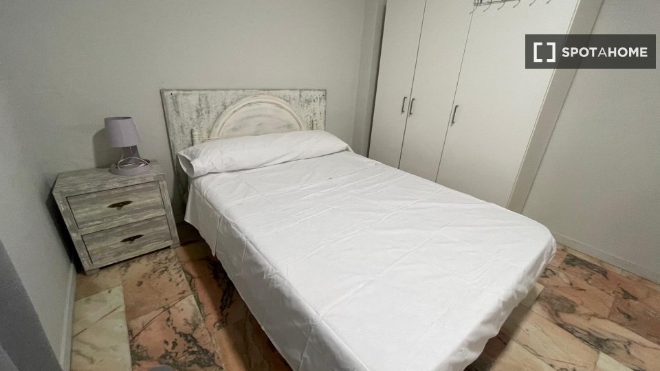 Double room Seville, 17 beds, 410m² — photo 52