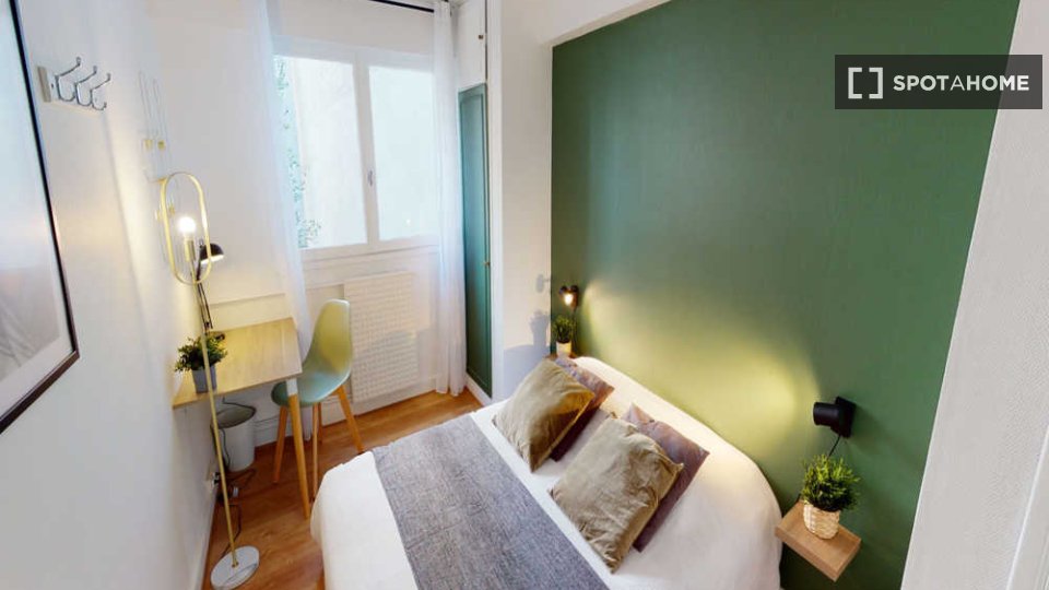 Double room Paris, 4 beds, 70m² — photo 1