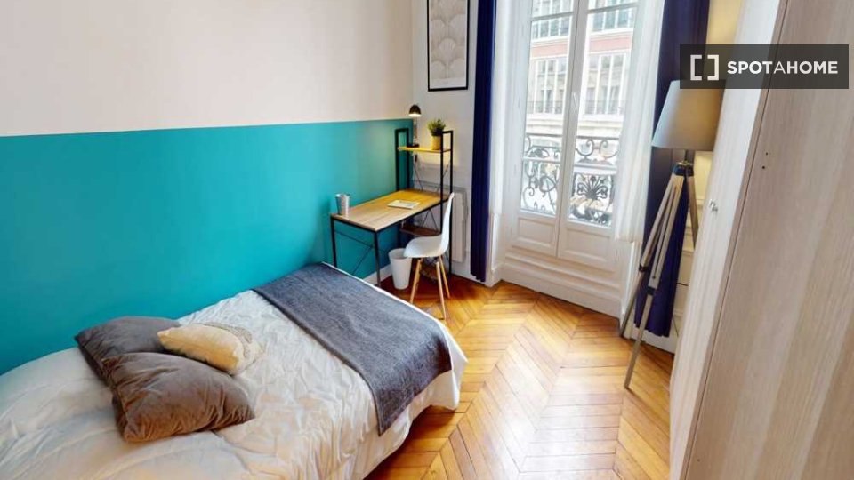 Double room Paris, 5 beds, 120m² — photo 2
