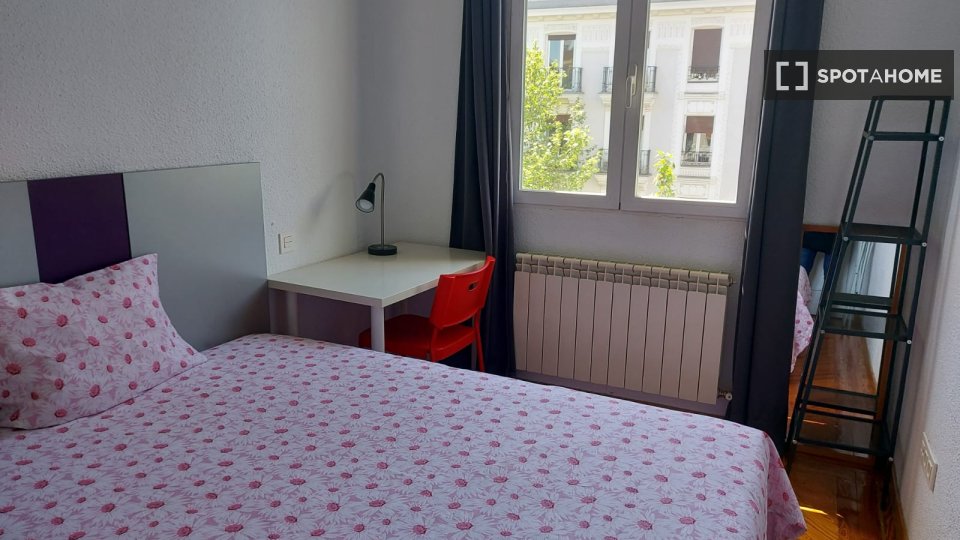 Double room Madrid, 4 beds, 110m² — photo 38