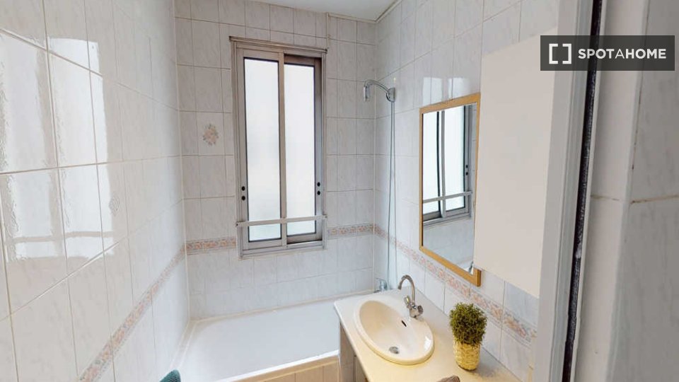 Double room Lyon, 4 beds, 80m² — photo 5