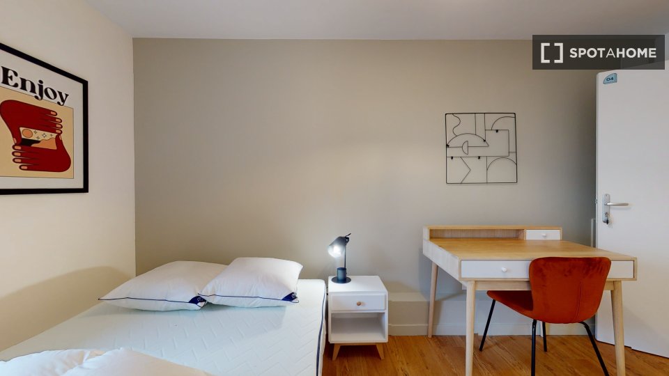 Double room Lille, 15 beds — photo 10