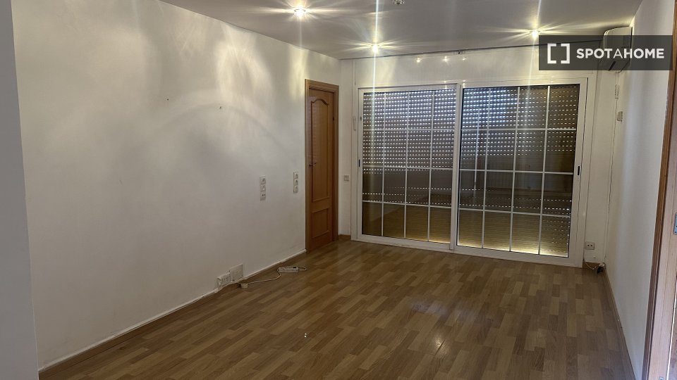 Double room Barcelona, 1 bed, 75m² — photo 2
