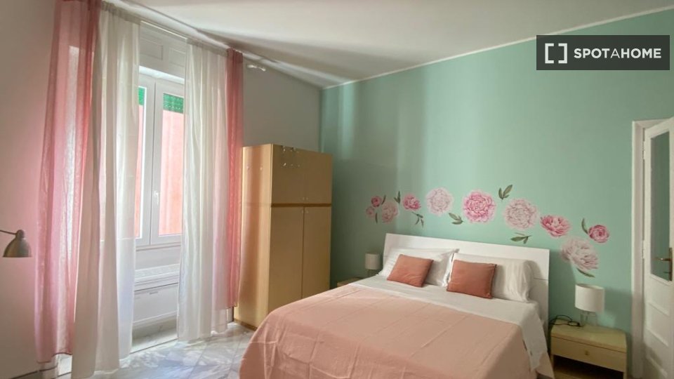 Double room Rome, 3 beds, 100m² — photo 1