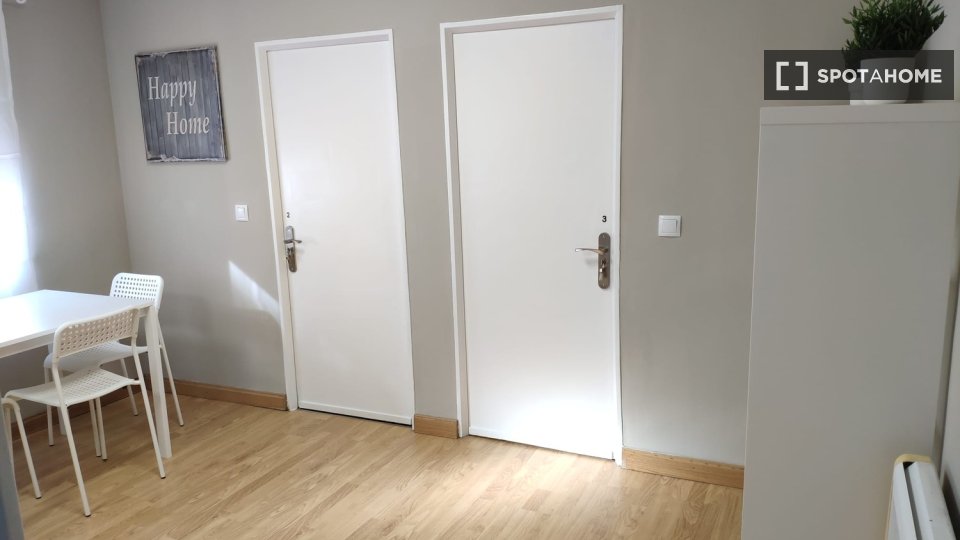 Double room Madrid, 3 beds — photo 5