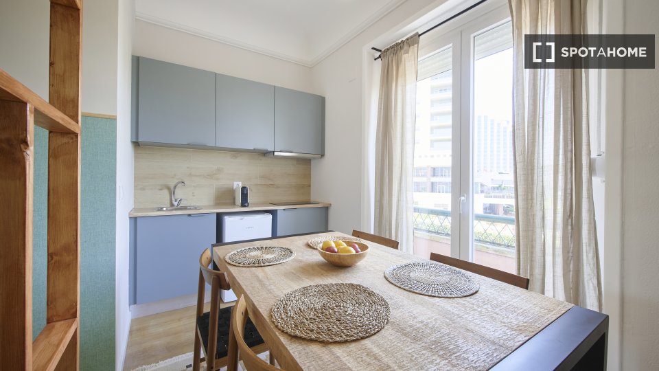 Apartment mono Lisbon — photo 14