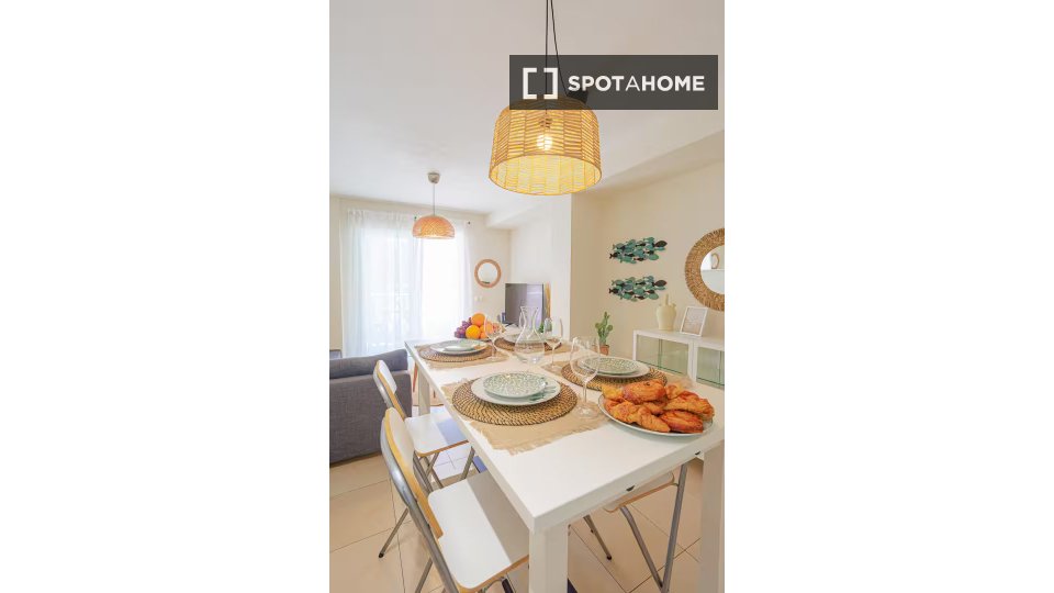 Apartment Alicante, 4 beds — photo 14