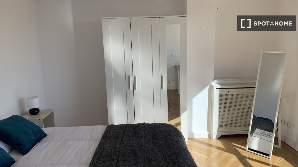 Double room Madrid, 6 beds — photo 12