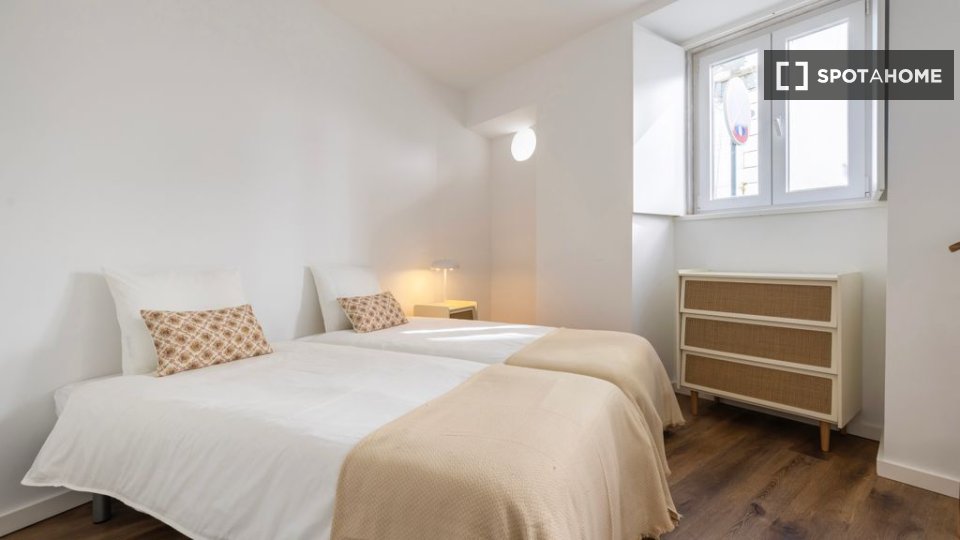 Apartment Lisbon, 2 beds — photo 10
